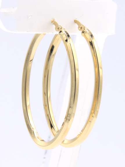 Beautiful Yellow Gold oval  Hoop Earrings