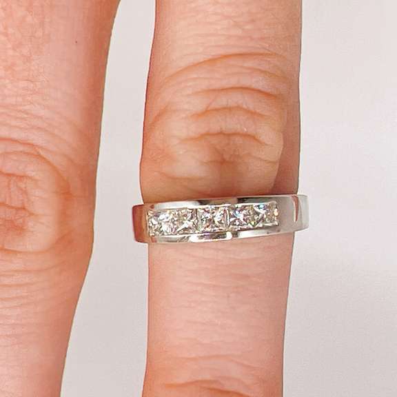 14kt Solid White Gold Diamond Band Ring