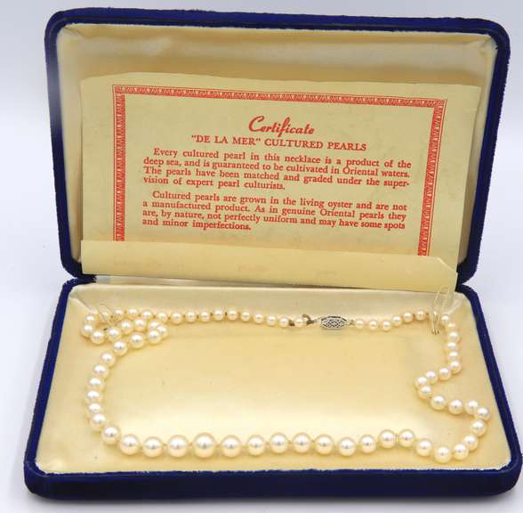 Vintage Graduated Pearl Necklace