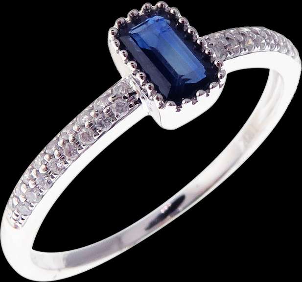 Enrapturing Sole Sapphire 18k White Gold Ring flanked with Diamonds