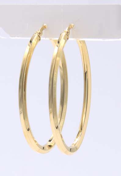 Beautiful Yellow Gold oval  Hoop Earrings