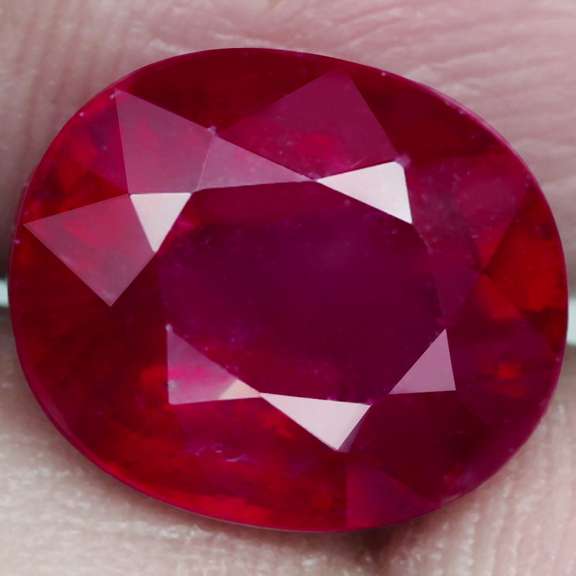 Glistening 5.38ct blood red Ruby