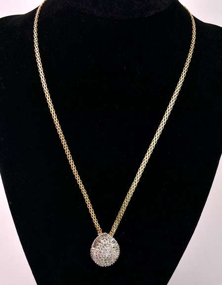 Lovely Cluster Diamond Pendant Necklace in 14K Yellow Gold