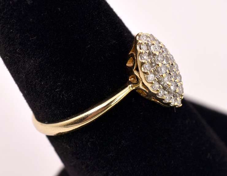 Delightful Diamond Cluster Ring in Yellow Gold