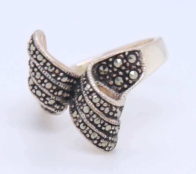 Vintage Sterling Silver Marcasite Bow Ring