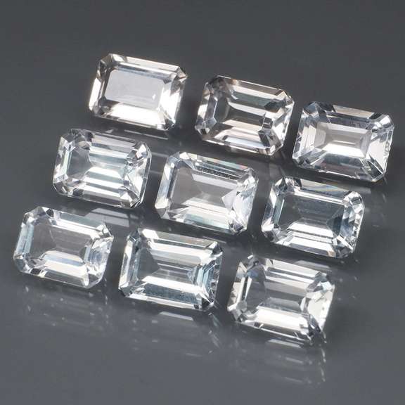 Superb 11.09ct UNHEATED diamond white Topaz set