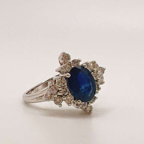 14kt Gold, Blue Sapphire, & Diamond Cocktail Ring