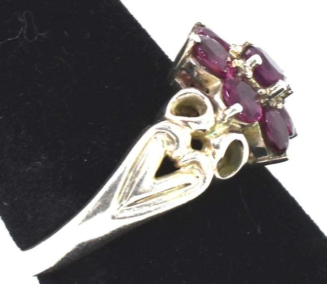 Sterling Silver Pink Gemstone Flower Ring