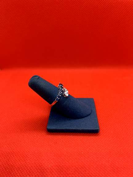 MAGNIFICENT 14K WHITE GOLD DIAMOND RING WITH SAILOR SAPPHIRES