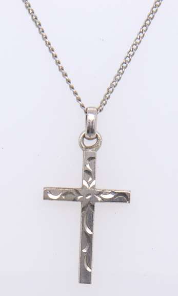 Vintage Sterling Silver Cross Pendant on Chain