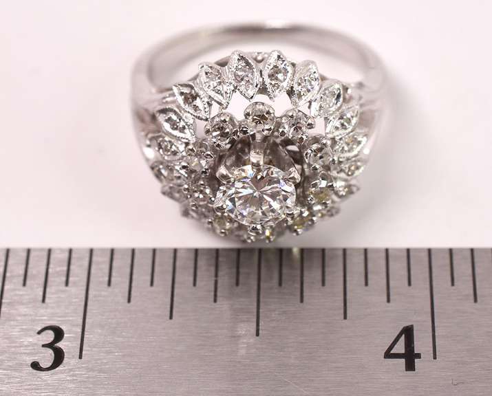 Incredible Approx. 0.50CTS Diamond Cluster Ring in 14K White Gold