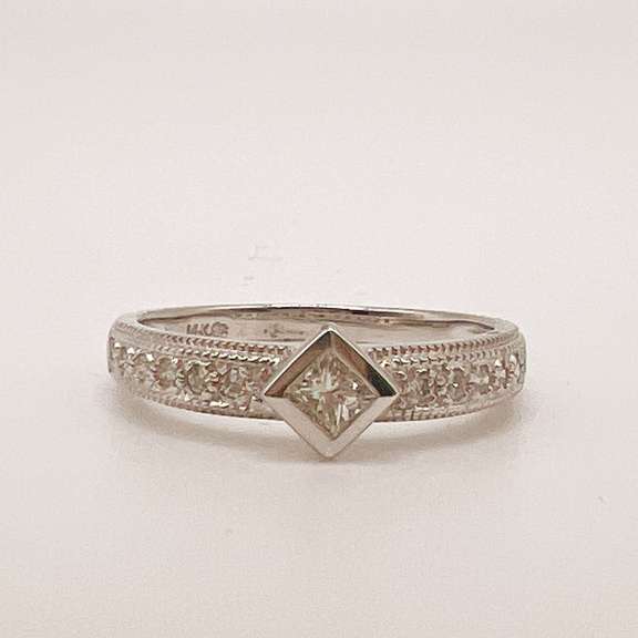 14kt White Gold Diamond Band Ring