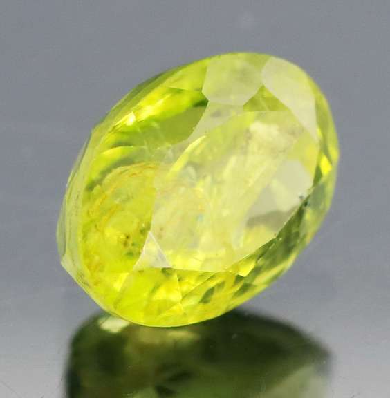 Rich lime green 3.05ct untreated Peridot