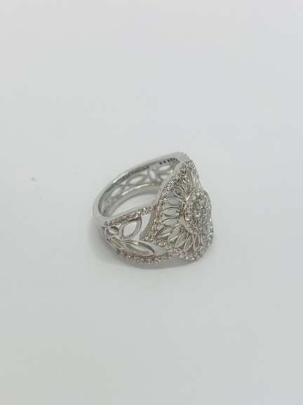 GORGEOUS BIG VINTAGE TWO TONE RING