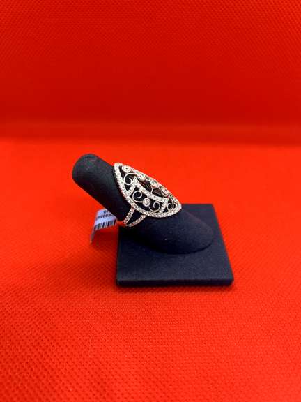 ELEGANT LADIES 14K WHITE GOLD RING WITH 2.00 CARATS OF DIAMOND