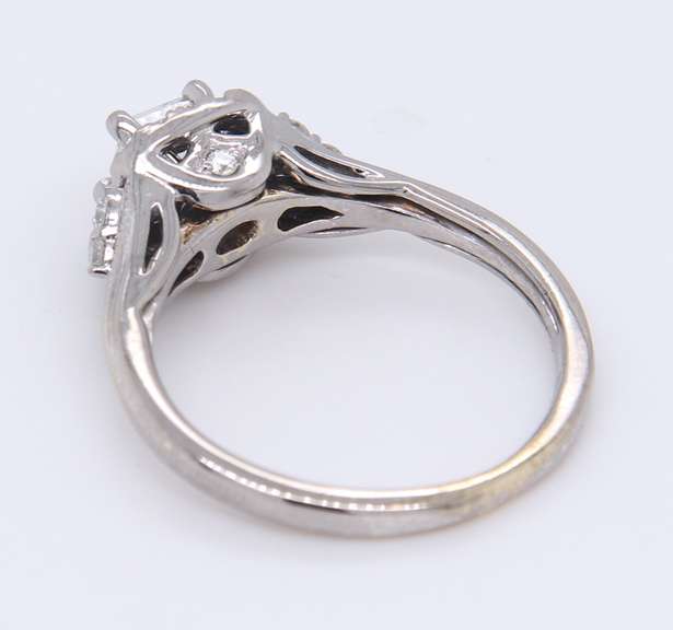 Dazzling White Gold Princess Cut Center Diamond Halo Ring