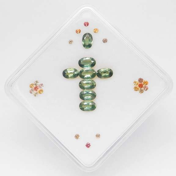 Superb 2.56ct jewelers Sapphire set