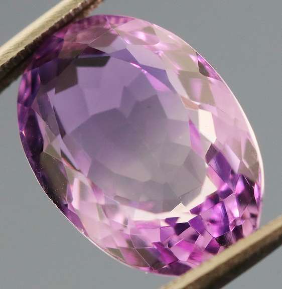 Vibrant! 7.96ct violet Amethyst