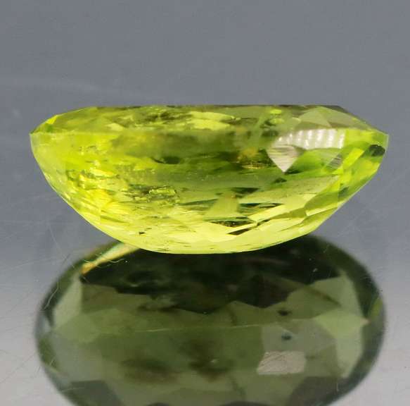 Eye catching 3.27ct Burma green Peridot
