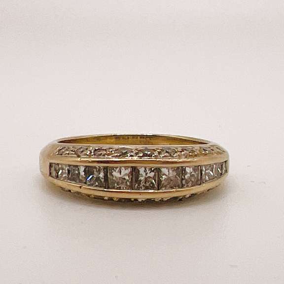 Gorgeous 18kt Gold & Diamond Band Ring