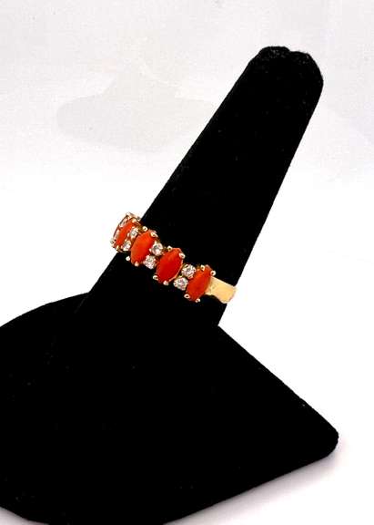 Stunning 18kt Yellow Gold Coral and Diamond Band