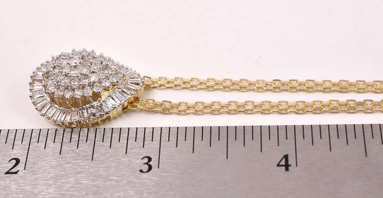 Lovely Cluster Diamond Pendant Necklace in 14K Yellow Gold