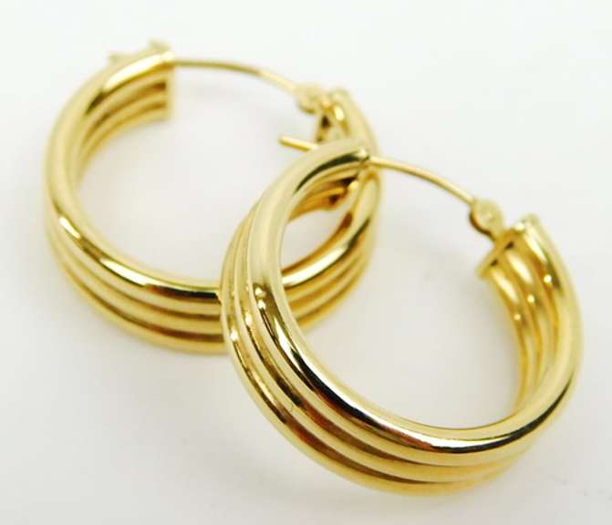 14K Yellow Gold Ribbed Hoop Earrings