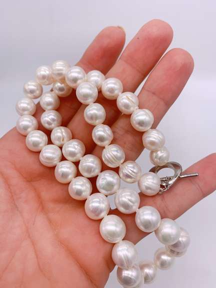 18 inch Pearl Necklace with Silver Heart Toggle