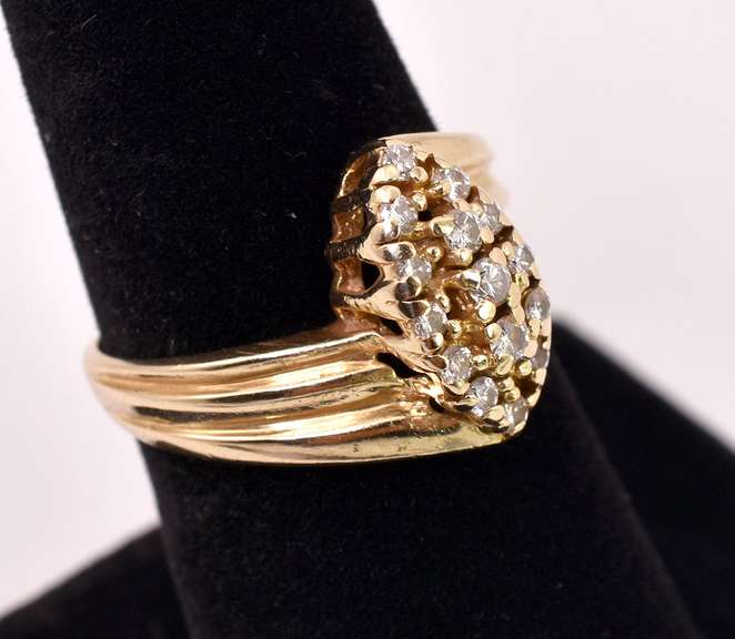 Darling Diamond Cluster Ring in 14K Yellow Gold