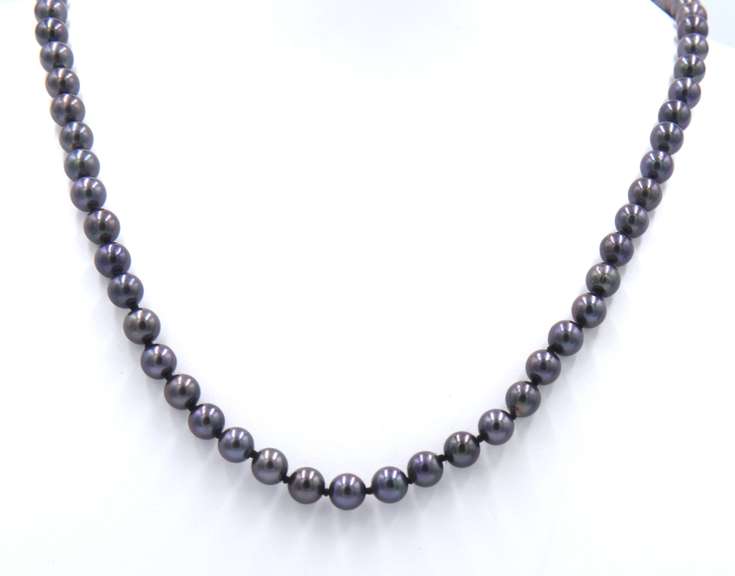 Set of Grey Fresh Water Pearl Necklace with Matching Bracelet