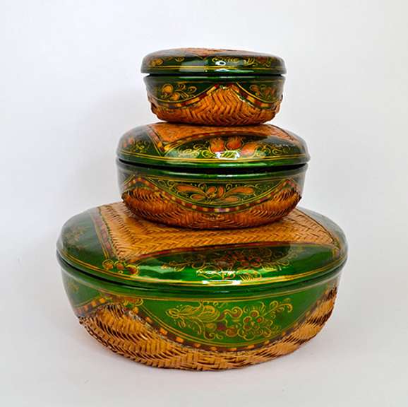 Rare Vintage Vietnamese Handcrafted Rattan and Bamboo Nesting Lidded Baskets, Set of 3