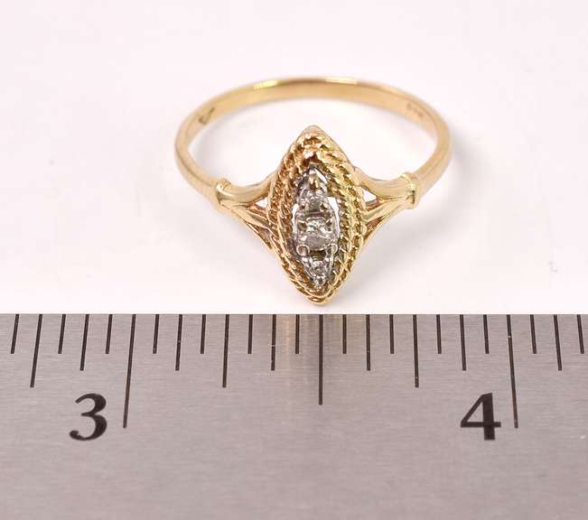 Lovely Diamond Ring in 14K Yellow Gold