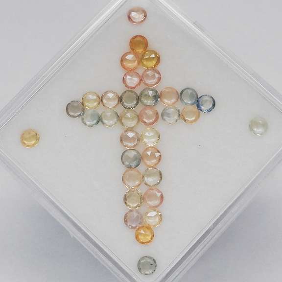 Superb 3.66ct diamond cut jewelers Sapphire set