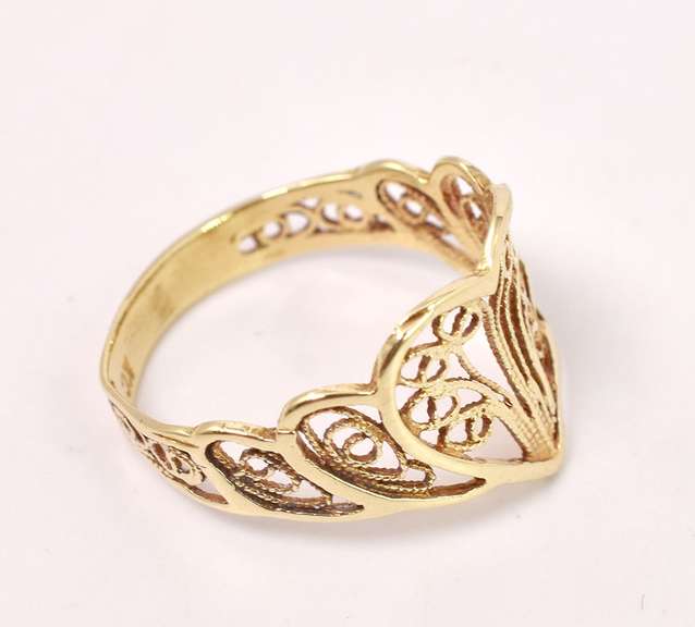 Fabulous Filagree Heart Ring in 14K Yellow Gold