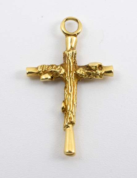 Tasteful 18k Cross