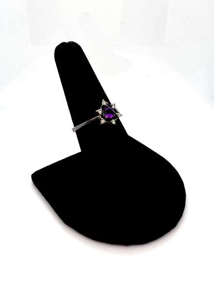 Beautiful 18kt Yellow Gold Amethyst and Diamond Ring