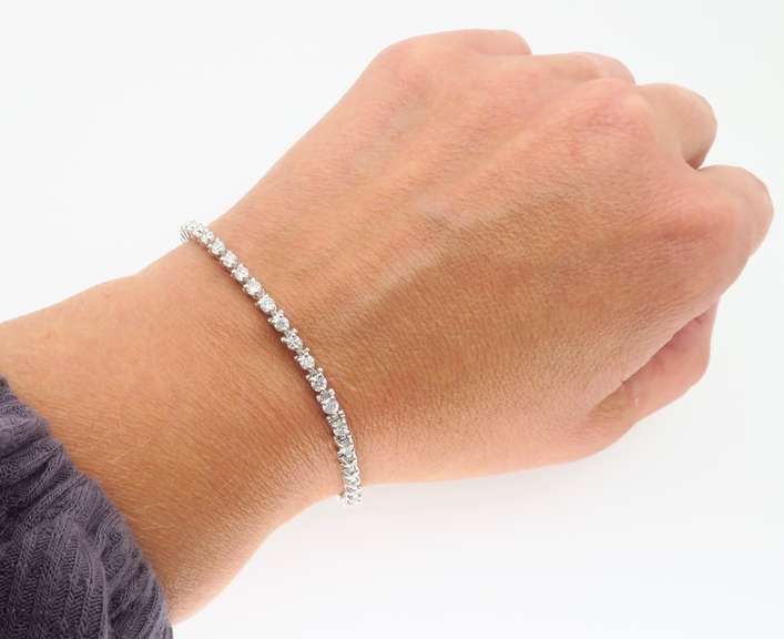 Martini Set 2.50CTW Diamond Tennis Bracelet