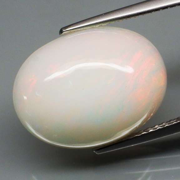 Ravishing 5.71ct snow white Welo Opal