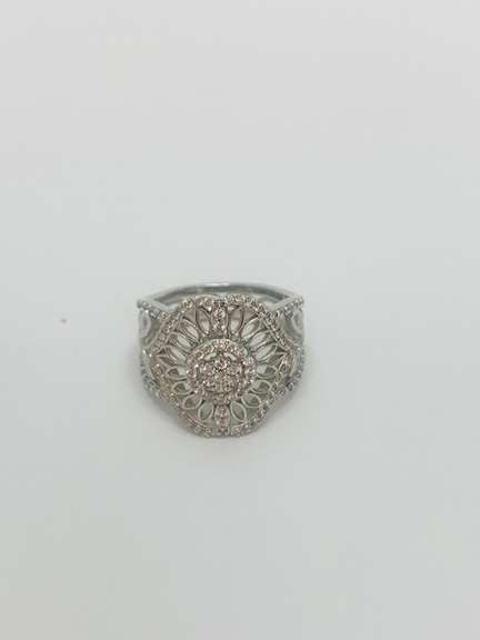 GORGEOUS BIG VINTAGE TWO TONE RING