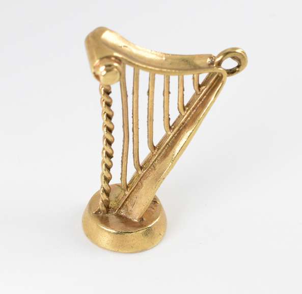 Nicely Detailed Irish Harp Charm or Pendant