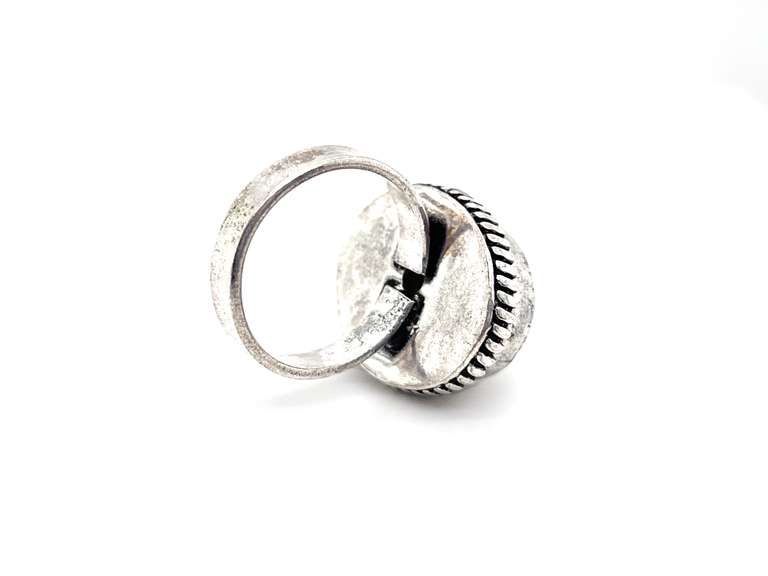 Oval White Agate Gemstone in Tibetan Silver Ring