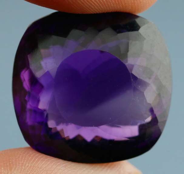 Amazing! 57.54ct violet Amethyst