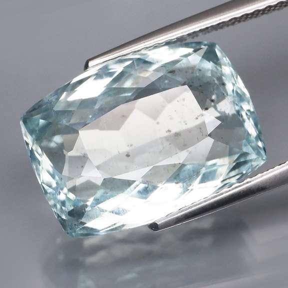 High Fire 8.50ct ice blue Aquamarine