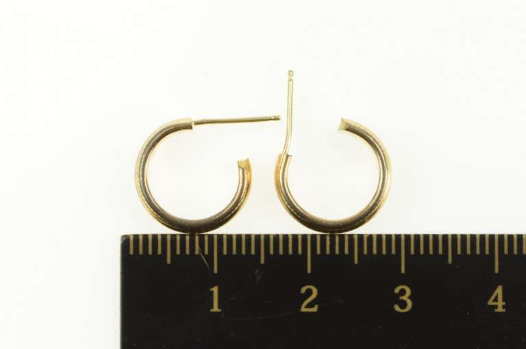 14K Yellow Gold Dot Trim Rounded Simple Huggies Hoop Earrings