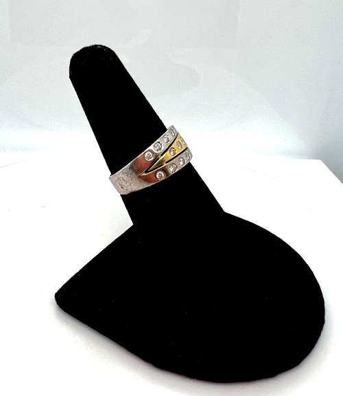Vintage Looking 18kt Two Toned Diamond Band