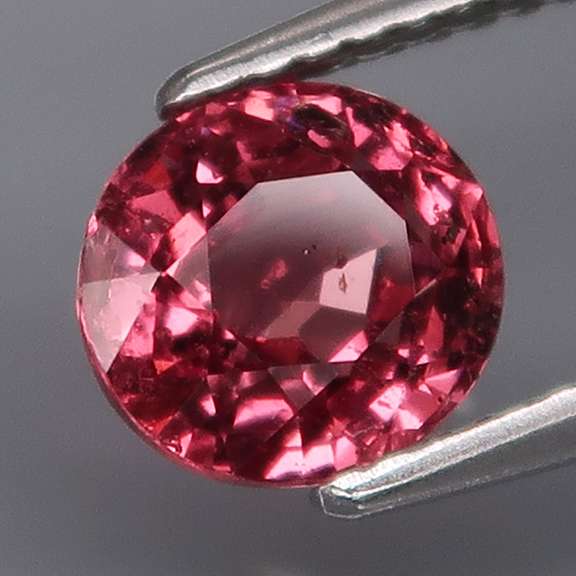 Rare high end 2.01ct rose pink Malaya Garnet
