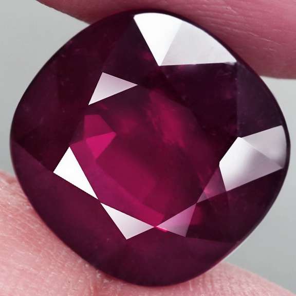 Striking 10.88ct violet red Rhodolite Garnet