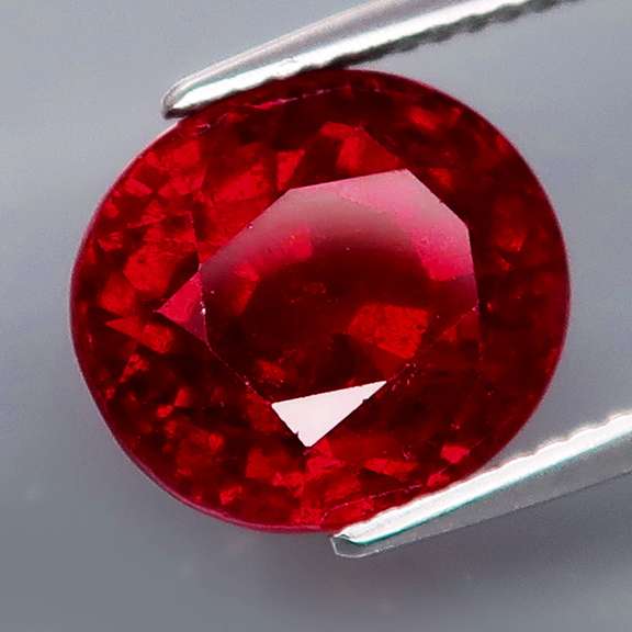 Big cherry red 8.11ct Spessartite Garnet