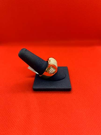 MENS 14K YELLOW GOLD RING WITH 1.48 CARAT OF DIAMOND