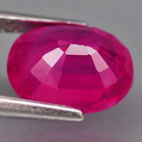 Stunning 3.72ct reddish pink Ruby